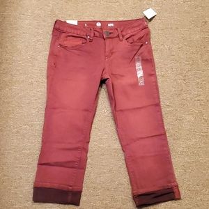 SO capris, Size 9 (juniors), Maroon